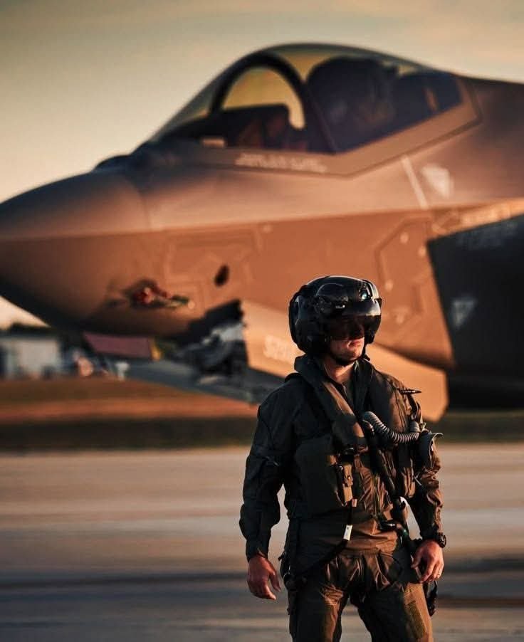 F-35 এর পাইলটের হেলমেটের মূল্য কত জানেন?চোখ কপালে উঠবে জানলে!!